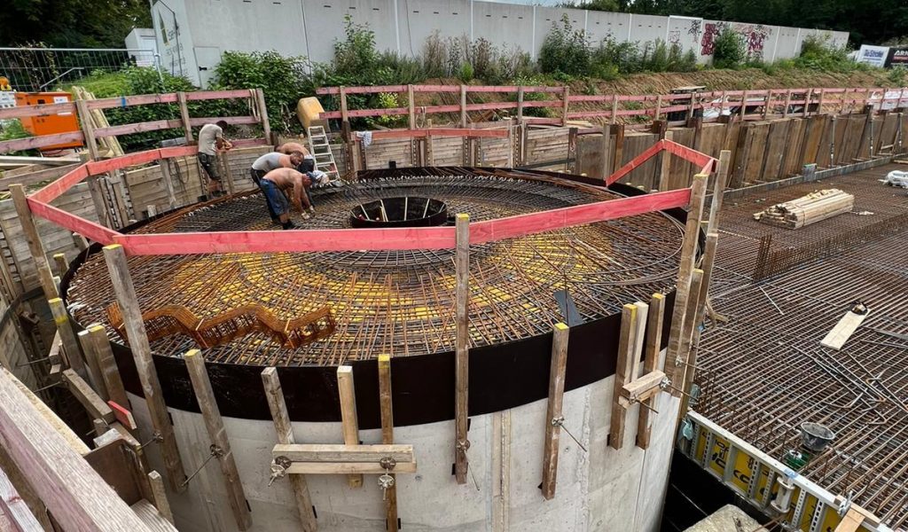 76c9b30b-7c92-40a1-9965-ee92e5f32c34