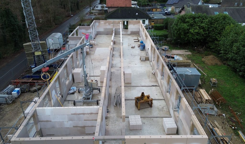 ea7e0a53-123d-4234-b65b-ffca9c4d95d5