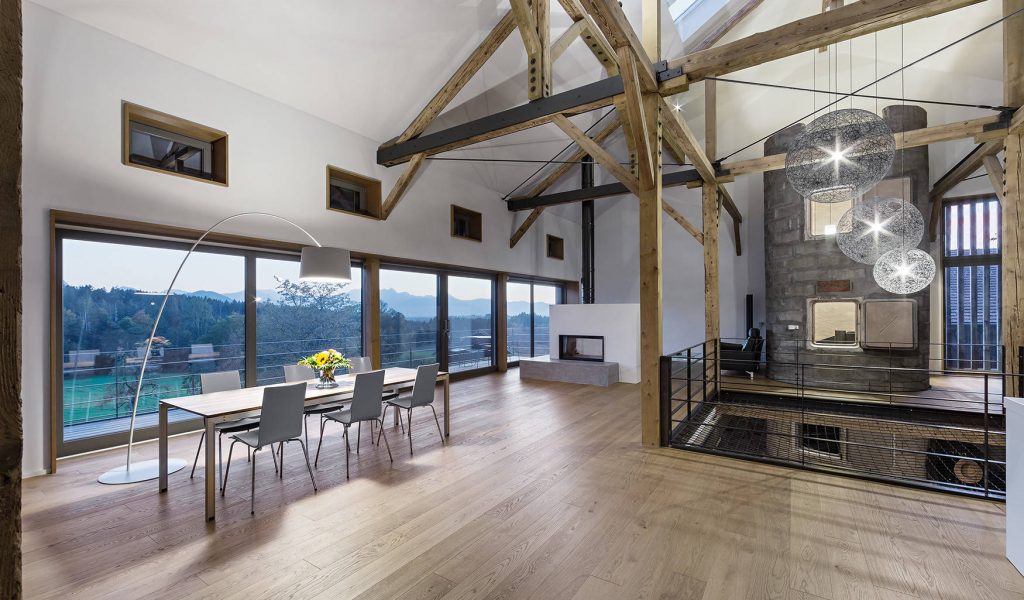 umbau-einer-bauernhoftenne-in-ein-wohnhaus-mit-arztpraxis-quest-architekten-img~23a10731080ddb7a_14-4144-1-efb8125