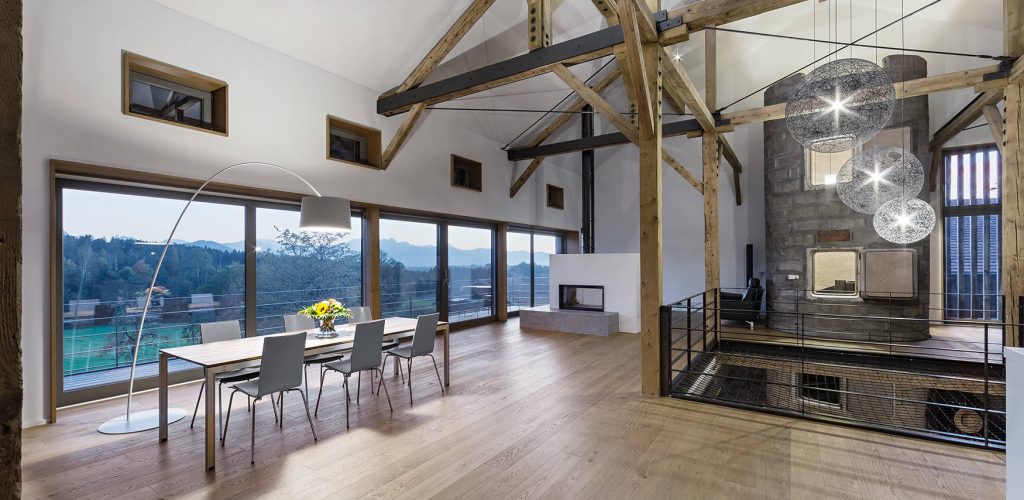 umbau-einer-bauernhoftenne-in-ein-wohnhaus-mit-arztpraxis-quest-architekten-img~23a10731080ddb7a_14-4144-1-efb8125